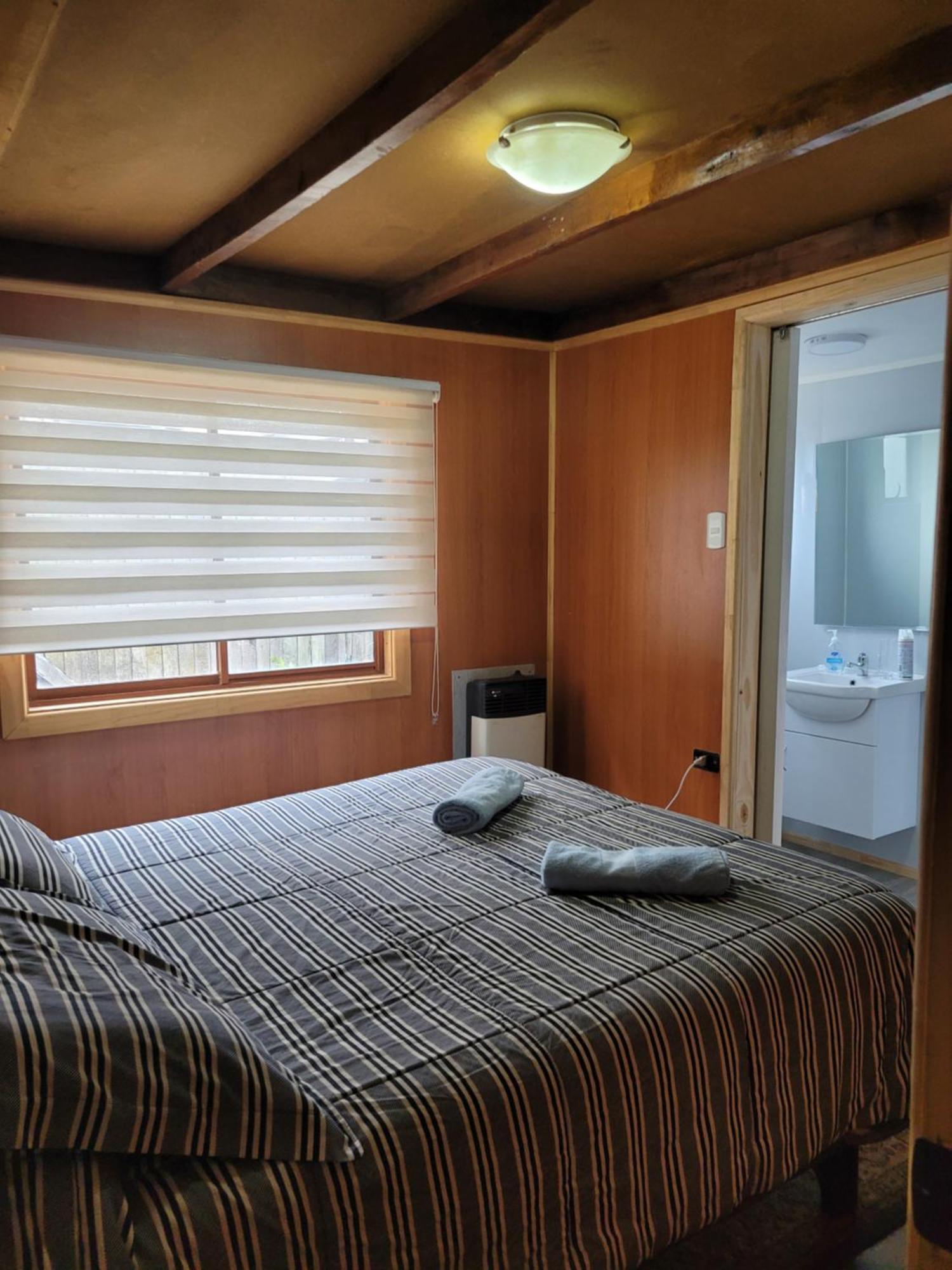 Hostal Traveltour El Campesino Puerto Natales Esterno foto